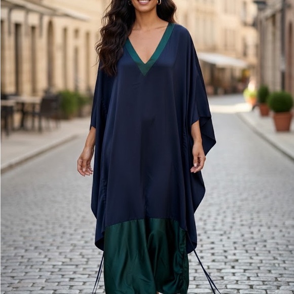 FAARI Dresses & Skirts - Faari Elegant Navy and Green V-Neck Kaftan Dress Large